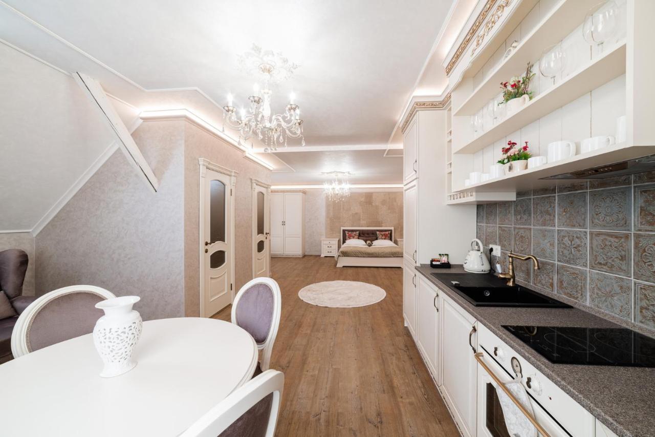 Vip Apartment On Duhnovicha Street .Free Parking. Uzjhorod Eksteriør bilde