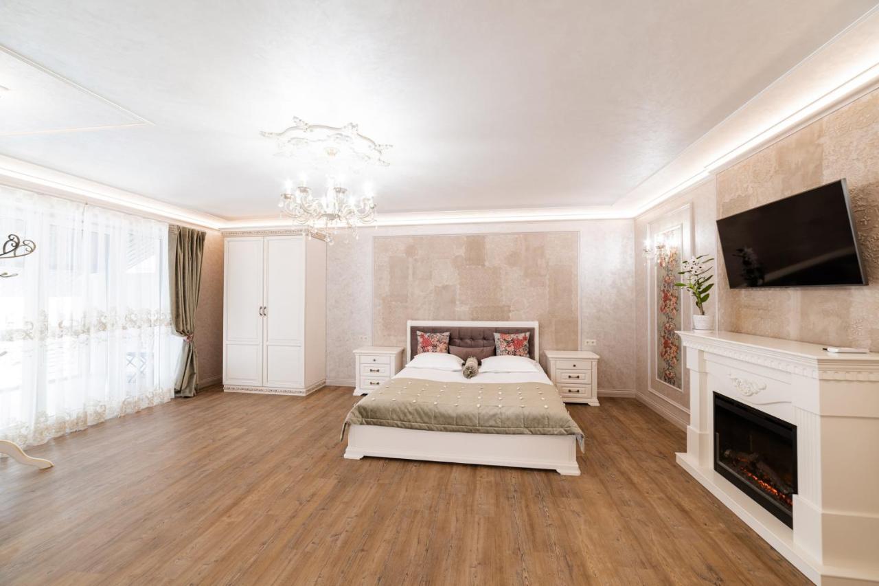 Vip Apartment On Duhnovicha Street .Free Parking. Uzjhorod Eksteriør bilde