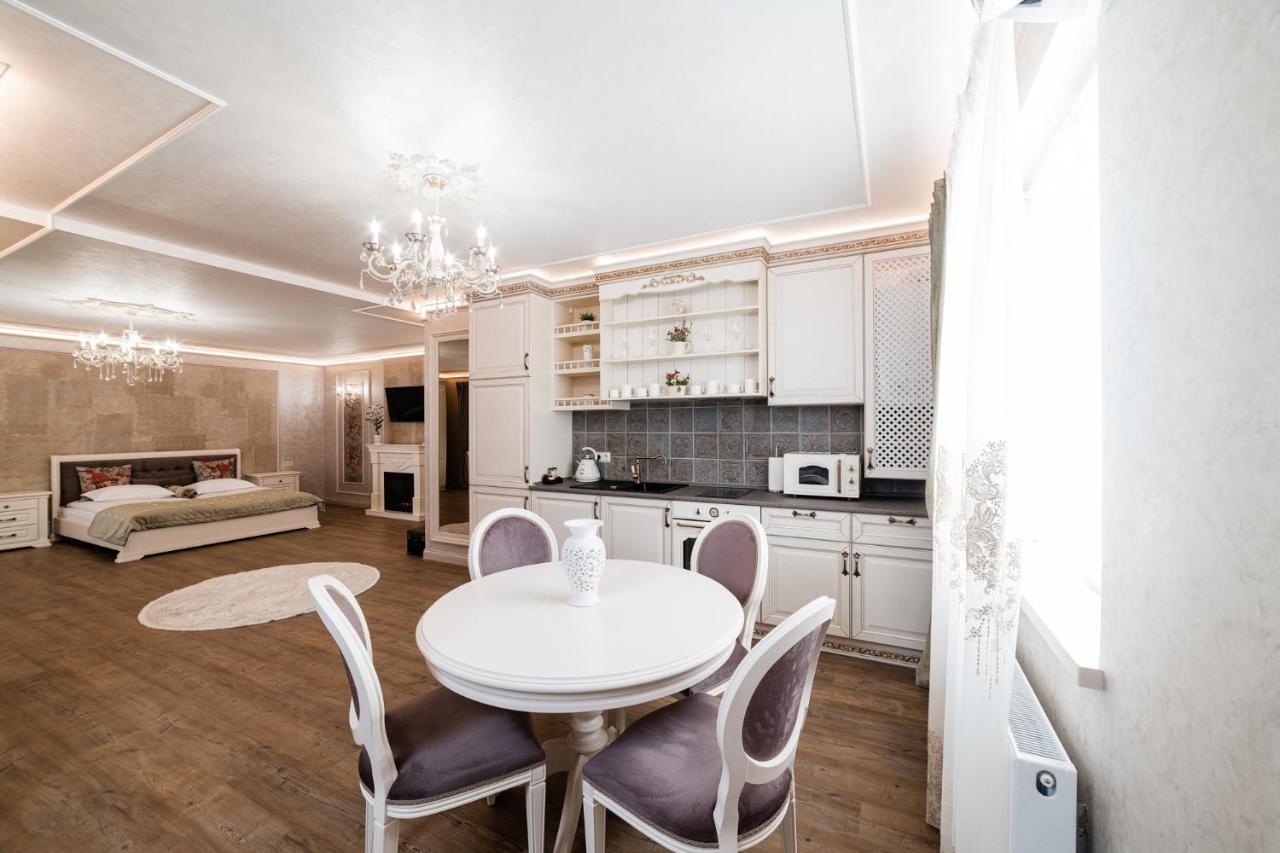 Vip Apartment On Duhnovicha Street .Free Parking. Uzjhorod Eksteriør bilde