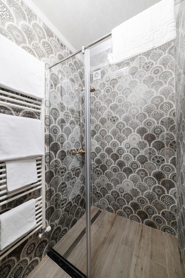 Vip Apartment On Duhnovicha Street .Free Parking. Uzjhorod Eksteriør bilde